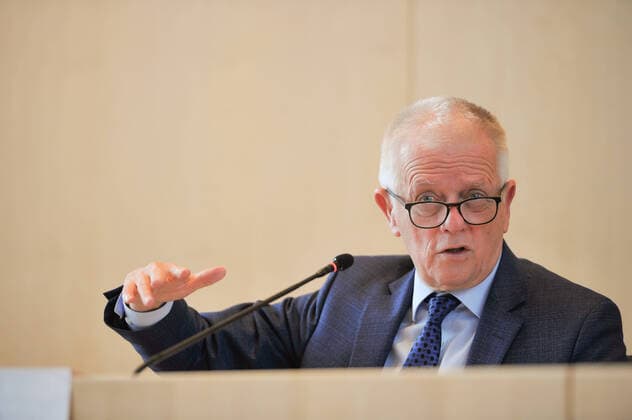 Bilder des Jahres 2020, News 12 Dezember News Themen der Woche KW49 Stuttgart, Fritz Kuhn. Oberbuergermeiser Fritz Kuhn geht nach seiner Amtszeit und zieht Bilanz seiner achtjährigen Arbeit als Rathauschef. Neuer OB in Stuttgart ist Frank Nopper Stuttgart Baden Wuerttemberg Deutschland *** Stuttgart, Fritz Kuhn Mayor Fritz Kuhn leaves after his term of office and takes stock of his eight years of work as head of the town hall New mayor in Stuttgart is Frank Nopper Stuttgart Baden Wuerttemberg Germany Copyright: xMaxxKovalenkox