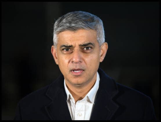 . 09 12 2020. London, United Kingdom. Trafalgar Square Menorah. London Mayor Sadiq Khan attends the 2020 Covid reduced Hanukkah in the Square at London s Trafalgar Square.  xMartynxWheatleyx xi-Imagesx IIM-21896-0009