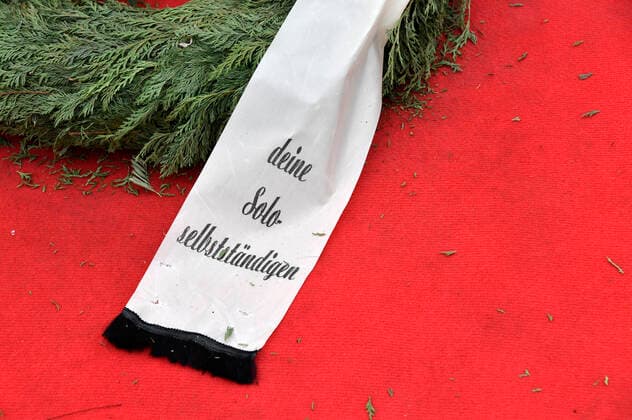 Mahnwache zur Rettung der Veranstaltungswirtschaft vom Aktionsbündnis Alarmstufe Dunkelrot am Brandenburger Tor. Berlin, 09.12.2020