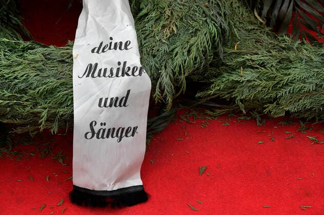 Mahnwache zur Rettung der Veranstaltungswirtschaft vom Aktionsbündnis Alarmstufe Dunkelrot am Brandenburger Tor. Berlin, 09.12.2020