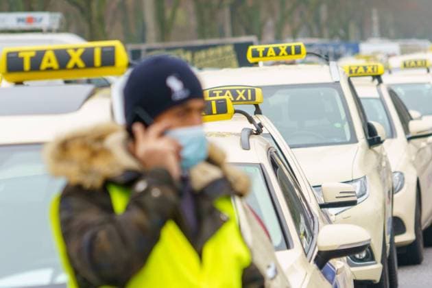 Demonstration des Taxi-Gewerbes in Hamburg - für Ausweitung der Unterstützungen in der Corona-Pandemie -;Demonstration des Taxi-Gewerbes in Hamburg - für Ausweitung der Unterstützungen in der Corona-Pandemie -, Hamburg Hamburg Deutschland Glacieschaussee *** Demonstration of the taxi trade in Hamburg for the extension of the support in the Corona Pandemic Demonstration of the taxi trade in Hamburg for the extension of the support in the Corona Pandemic, Hamburg Hamburg Deutschland Glacieschaussee