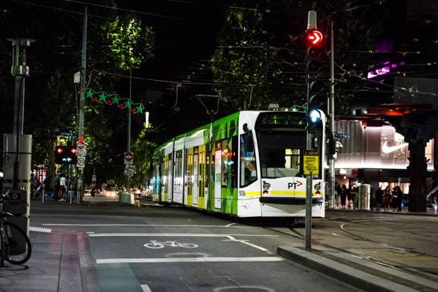 December 11, 2020, Melbourne, Victoria, Australia: A tram seen at night along Swanston Street. Melbourne Australia - ZUMAs197 20201211_zaa_s197_203 Copyright: xAlexanderxBogatyrevx