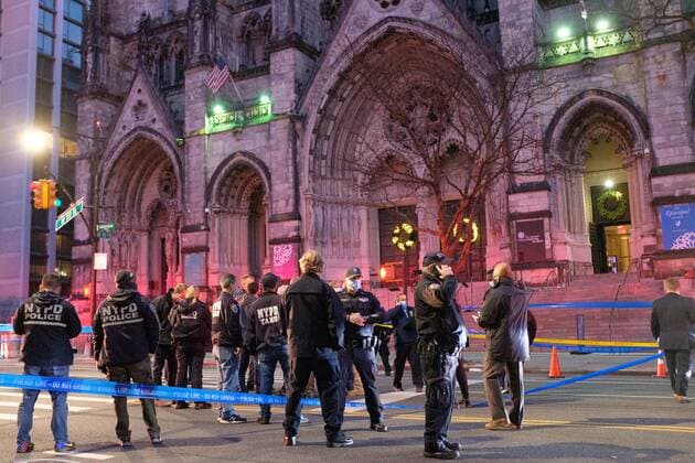 December 13, 2020, Manhattan, New York, United States of America: Police respond after a shooting incident outside the Cathedral of Saint John the Divine on West 112th Street and Amsterdam Avenue in Manhattan, New York City on Sunday, December 13, 2020. Manhattan United States of America - ZUMAm67_ 20201213_zaf_m67_146 Copyright: xGardinerxAndersonx