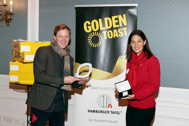 Jan Henrik Hellweg und Julia Bauer (Sonderpreis Charity) bei der Preisverleihung MacherInnen des Jahres 2020 im Atlantic Hotel. Hamburg, 14.12.2020