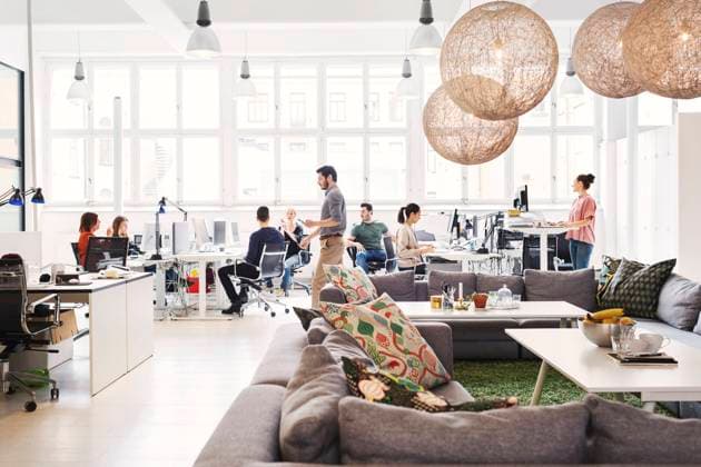 Modern office lobby with business people working in background , model released Copyright: xMaskotx , MA46698