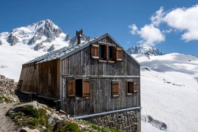  Abendstimmung, Ehemalige Hütte der Berghütte Refuge Albert 1er, Glacier du Tour, Gletscher und Berggipfel, Hochalpine Landschaft, links Tête Blanche, Petite und Grande Fourche, rechts Alguille de Chardonnet, Chamonix, Haute-Savoie, Frankreich, Europa *** Evening atmosphere, Former hut of the Refuge Albert 1er, Glacier du Tour, Glacier and mountain peaks, High alpine landscape, left Tête Blanche, Petite and Grande Fourche, right Alguille de Chardonnet, Chamonix, Haute Savoie, France, Europe Copyright: imageBROKER/MoritzxWolf ibxmmw05900908.jpg