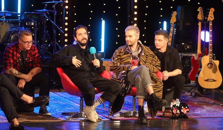 14.12.2020 Sachsen Anhalt Sachsen-Anhalt Halle Saale mdr Jump Friends of 2020 Friends of Sputnik livestream Show Friends of 2020 mit ILIRA, Nicolas Puschmann, Caro Cult, Thomas Röhler, Tokio Hotel geführt durch Sissy Metzschke Foto: Tokio Hotel ( Bill Kaulitz , guitarist Tom Kaulitz , drummer Gustav Schäfer , and bassist Georg Listing )