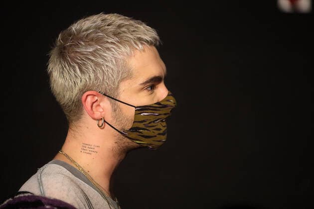 14.12.2020 Sachsen Anhalt Sachsen-Anhalt Halle Saale mdr Jump Friends of 2020 Friends of Sputnik livestream Show Friends of 2020 mit ILIRA, Nicolas Puschmann, Caro Cult, Thomas Röhler, Tokio Hotel geführt durch Sissy Metzschke Foto: Tokio Hotel Bill Kaulitz mit Mundschutz Maske