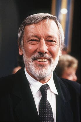 DIETMAR SCHÖNHERR DIETMAR SCHÖNHERR, Schauspieler, Moderator, Hörspielsprecher aus Österreich, Portrait circa 1998. DIETMAR SCHOENHERR, actor, presenter, radio play speaker from Austria, portrait circa 1998., Deutschland Copyright: kpa UnitedArchives55031427 EDITORIAL USE ONLY