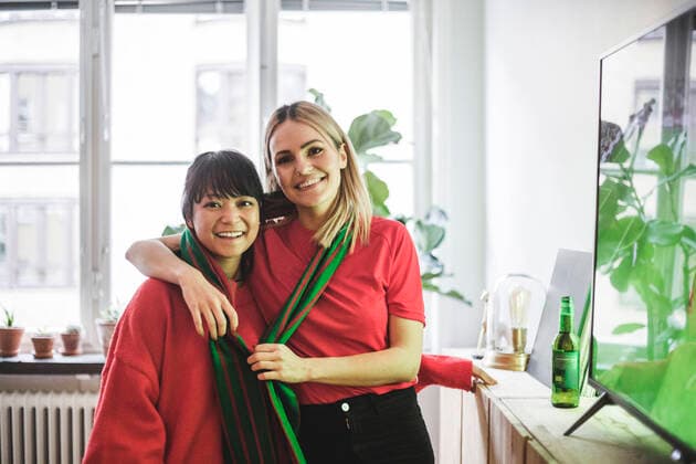 Portrait of smiling female friends standing with arm around at home , model released, property released Copyright: xMaskotx , MA77374