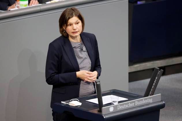 Manuela Rottmann in der 202. Sitzung des Deutschen Bundestages im Reichstagsgebäude. Berlin, 17.12.2020