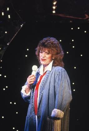 Die Saengerin Severine bei einem TV Auftritt am 17.03.1986 *** The singer Severine at a TV appearance on 17 03 1986