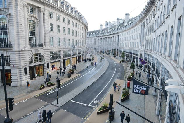 . 19 12 2020. London, United Kingdom. A half empty Regent Street in London on the last Saturday before Christmas.  xHowardxJonesx xi-Imagesx IIM-21925-0008