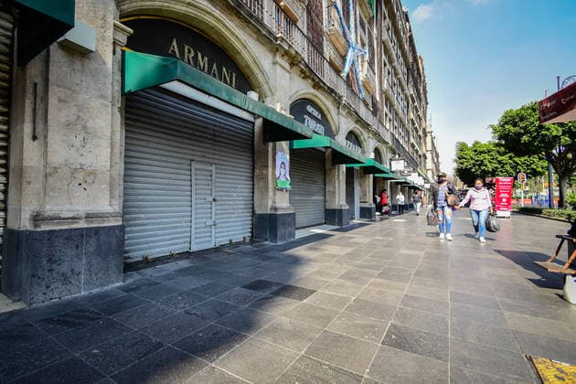December 19, 2020, Mexico, Mexico: A view of closed stores in Mexico City amid coronavirus crisis..Claudia Sheinbaum, the mayor of Mexico City announced that the metropolitan area that includes Mexico City and the State of Mexico turned red at the epidemiological traffic light due to the increase in hospitalizations and occupancy of 78% of the hospital beds available to treat the coronavirus. The red light indicates that all non-essential activities will be restricted from December 13 to January 10. Mexico Mexico - ZUMAs197 20201219_zaa_s197_158 Copyright: xGuillermoxDiazx