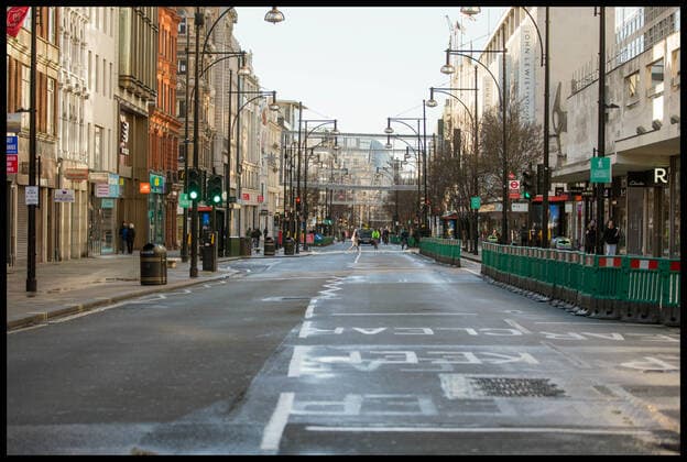 . 20 12 2020. London, United Kingdom. London s West End Tier 4. An empty Oxford Street in London s West End on the first day of the Tier 4 Coronavirus restrictions.  xMartynxWheatleyx xi-Imagesx IIM-21929-0005