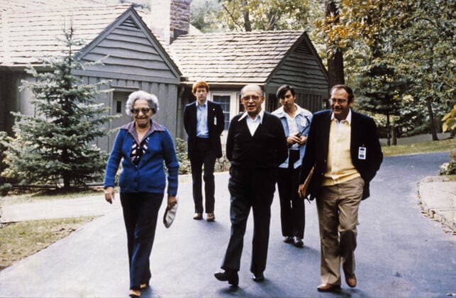 Sept 6, 1978 - Thurmont, Maryland, United States of America - Prime Minister MENACHEM BEGIN of Israel, right, and ALIZA BEGIN, wife of the Prime Minister, left, walk with advisors at Camp David, the US presidential retreat near Thurmont, Maryland, during the summit to discuss a peace treaty between Egypt and Israel. Thurmont United States of America - ZUMAz03_ 19780906_jes_z03_203 Copyright: xWhitexHousex
