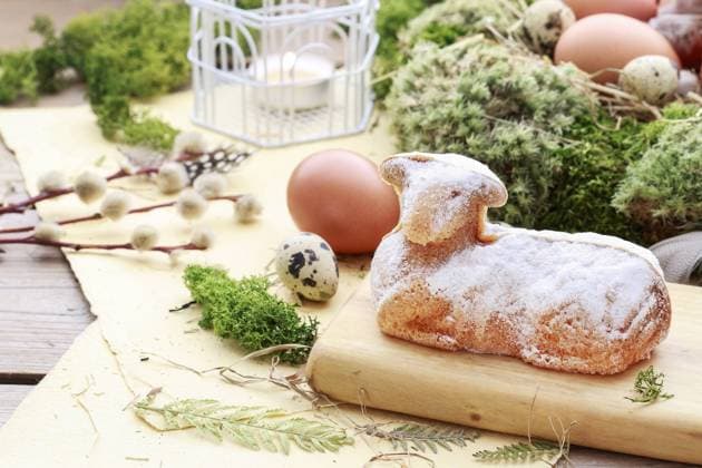 Easter lamb cake. Festive decor  BEW1D4146E7