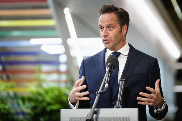 DEN HAAG - Minister Hugo de Jonge (Volksgezondheid, Welzijn en Sport) reageert op het besluit van het Europees Geneesmiddelenbureau EMA rond de goedkeuring van het coronavaccin dat BioNTech en Pfizer samen hebben ontwikkeld. ANP SEM VAN DER WAL Copyright: xHollandsexHoogtex xxANPx x426469714x