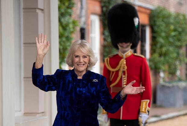 Entertainment Themen der Woche KW52 Bilder des Jahres 2020, Entertainment 12 Dezember Entertainment Bilder des Tages . 21 12 2020. London, United Kingdom. Camilla, The Duchess of Cornwall, at Clarence House in London where she invited children from Helen & Douglas House Hospice to virtually decorate the Clarence House Christmas tree.  xPoolx xi-Imagesx IIM-21934-0010