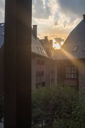IMAGO Creative: Gesundheit, Stille Dinner room with sunlight in window Copyright: xLuisxMarioxHernandezx Model Released