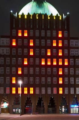 Adventskalender am Anzeigerhochhaus am Steintor. Hannover, 24.12.2020