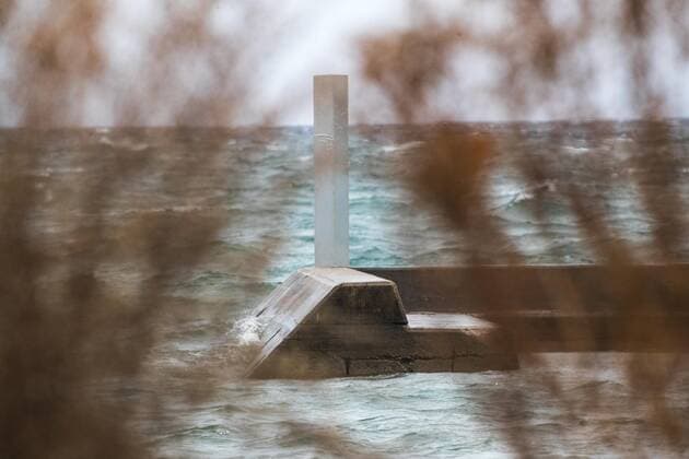 January 1, 2021, Toronto, Ontario, Canada: A second mysterious metal monolith appears on a breakwall on Toronto s shoreline New Year Day. The structure was anonymously and strategically placed in the early hours of 2021 in direct line of sight of a first column which appeared in a nearby park 24 hours earlier. Toronto Canada - ZUMAs109 20210101_zaf_s109_001 Copyright: xChristopherxDrostx