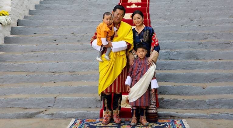 Bilder des Jahres 2021, Entertainment 01 Januar News Themen der Woche KW53 Entertainment Bilder des Tages 01-01-2021 Bhutan New Year wishes by His Majesty King Jigme Khesar Namgyel Wangchuck, Her Majesty Queen Jetsun Pema, His Royal Highness Gyalsey Jigme Namgyel, and His Royal Highness Gyalsey Ugyen Wangchuck, on National Day (17th December, 2020) at Punakha Dzong, Punakha, Bhutan.  Copyright: xppex