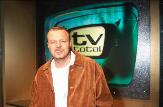 Stefan Raab Stefan Raab stellt seine neue Show TV Total beim Sender Pro7 vor, Köln Mülheim, Deutschland 1999., Köln-Mülheim Nordrhein-Westfalen Deutschland *** Stefan Raab Stefan Raab presents his new show TV Total at Pro7, Cologne Mülheim, Germany 1999 , Cologne Mülheim North Rhine Westphalia Germany Copyright: FrankxHempel Nur redaktionelle Nutzung. Editorial usage only. UnitedArchives19505284_01 EDITORIAL USE ONLY