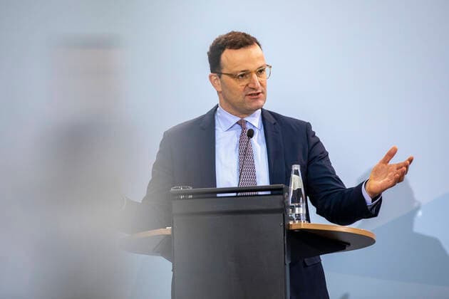 Bilder des Jahres 2021, News 01 Januar News Themen der Woche KW01 News Bilder des Tages Deutschland, Berlin, Gesundheitsministerium, Statement von Gesundheitsminister Jens Spahn CDU zum Thema Impfen, 06.01.2021 *** Germany, Berlin, Ministry of Health, Statement by Health Minister Jens Spahn CDU on vaccination, 06 01 2021