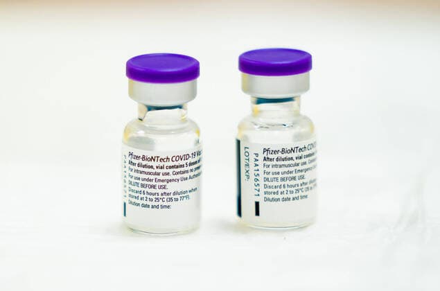 LEIDEN - De voorbereidingen voor het Pfizer-BioNtech vaccin in het LUMC. Verleners van acute zorg, zoals ambulancepersoneel en IC-medewerkers worden in diverse ziekenhuizen geprikt tegen het coronavirus. ANP BART MAAT Copyright: xHollandsexHoogtex xxANPx x426853033x