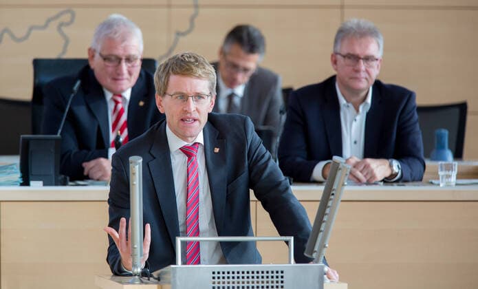 Kiel, Deutschland 07. November 2018: Landtag Schleswig-Holstein - Aktuelle Stunde 07.11.2018 Ministerpraesident Daniel Günther Guenther (CDU) Landtag Schleswig-Holstein Copyright: xFotostandx xJakocsx