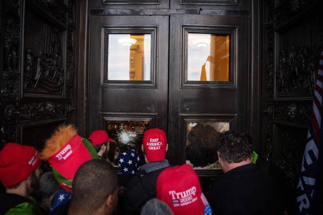 210106 Pro-Trump supporters outside the main entrance to the United States Capitol Building after it being stormed during a March to Save America Rally on January 6, 2021 in Washington, DC, USA. Photo: Joel Marklund BILDBYRAN kod JM JM0057 bbeng politik politics riot upplopp *** 210106 Pro Trump supporters outside the main entrance to the United States Capitol Building after it being stormed during a March to Save America Rally on January 6, 2021 in Washington, DC, USA Photo Joel Marklund BILDBYRAN kod JM JM0057 bbeng politik politics riot upplopp,  Copyright: JOELxMARKLUND 1000174441st