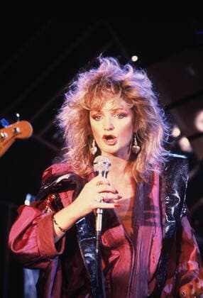 Archivbilder der Woche KW54 Die Saengerin Bonnie Tyler bei einem TV Auftritt am 12.01.1986 *** The singer Bonnie Tyler at a TV appearance on 12 01 1986