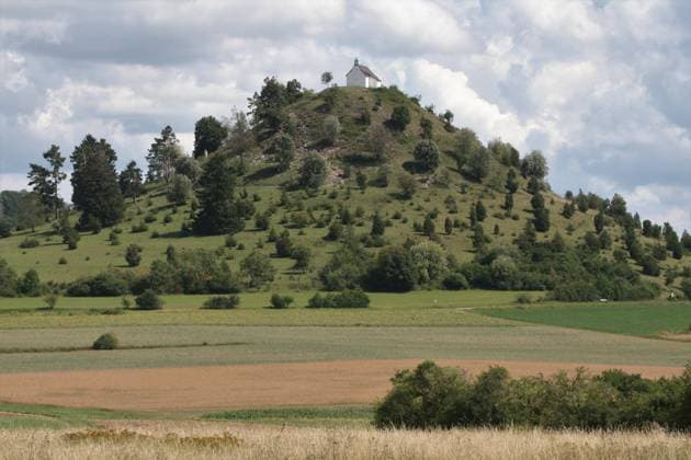 Kornbuehl, Salmendingen, Zeugenberg, Zollernalbkreis, Berg *** Kornbuehl, Salmendingen, Zeugenberg, Zollernalbkreis, Berg Copyright: xStopperx xEibner-Pressefotox EP_asr