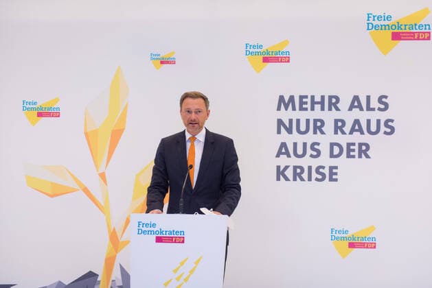 Berlin, Christian Lindner gibt Pressekonferenz im Bundestag Deutschland, Berlin - 12.01.2021: Christian Lindner (Bundesvorsitzender FDP) gibt Pressekonferenz vor der Sitzung der FDP Fraktion im deutschen Bundestag zu sehen. Berlin Bundestag Berlin Deutschland