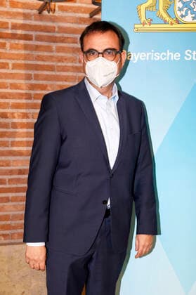 Klaus Holetschek bei der Pressekonferenz zu den aktuellen Entwicklungen der Corona-Pandemie und Verschärfung der Maßnahmen zu deren Eindämmung im Freistaat Bayern im Prinz-Carl-Palais. München, 12.01.2021
