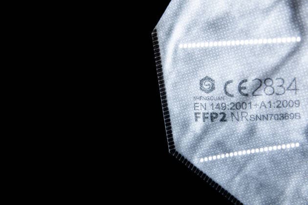 FFP2-Maske, aufgenommen in Berlin, 14.01.2021. Aufgrund des sich noch immer ausbreitenden Corona-Viruses gibt es eine Diskussion ueber eine generelle Pflicht zum Tragen eines FFP2-Mundschutzes. Berlin Deutschland