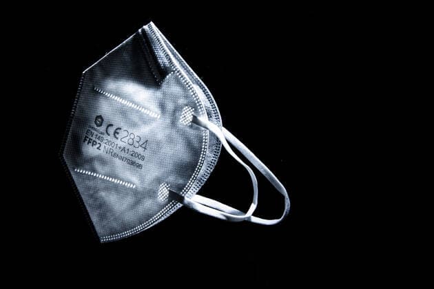 FFP2-Maske, aufgenommen in Berlin, 15.01.2021. Aufgrund des sich noch immer ausbreitenden Corona-Viruses gibt es eine Diskussion ueber eine generelle Pflicht zum Tragen eines FFP2-Mundschutzes. Berlin Deutschland