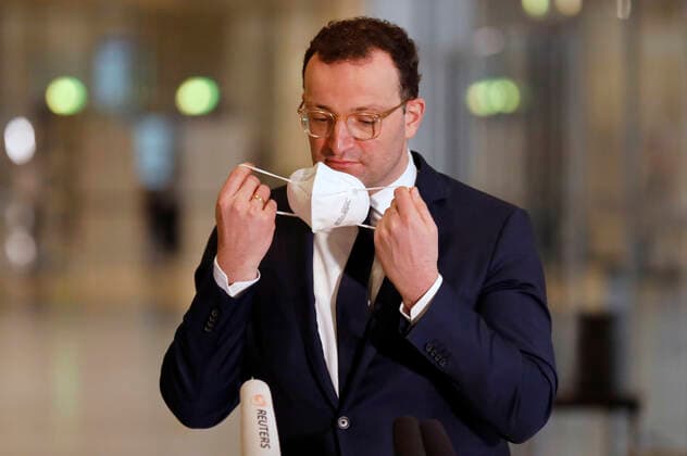 Jens Spahn bei einem Pressestatement im Rahmen der 204. Sitzung des Deutschen Bundestages im Reichstagsgebäude. Berlin, 14.01.2021