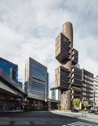 Sited in Tokyo, the Shizuoka Press and Broadcast Centre was one example of Kenzo Tange s exploration of Metabolist ideas.  Copyright: xFinbarrxFallonx
