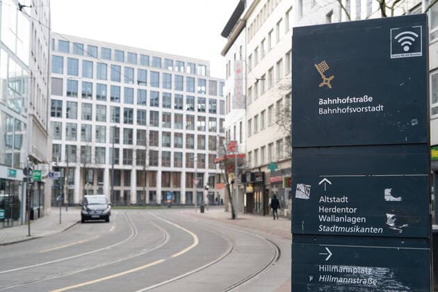 Bremer Innenstadt während des Corona-Lockdowns im Januar 2021 weitgehend leere Straßen -;Bremer Innenstadt während des Corona-Lockdowns im Januar 2021 weitgehend leere Straßen -, Bremen Bremen Deutschland Innenstadt