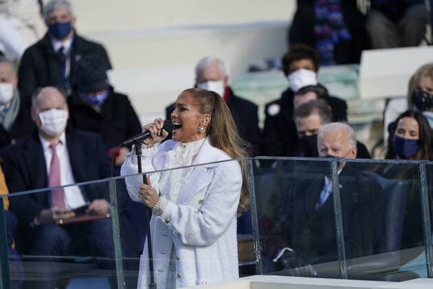 Bilder des Jahres 2021, Entertainment 01 Januar Entertainment Themen der Woche KW03 Entertainment Bilder des Tages January 20, 2021, Washington, District of Columbia, USA: Jennifer Lopez performs prior to United States President Joe Biden taking the Oath of Office as the 46th President of the US at the US Capitol in Washington, DC on Wednesday, January 20, 2021. Washington USA - ZUMAs152 20210120_zaa_s152_484 Copyright: xChrisxKleponisx-xCnpx