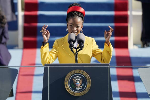 Bilder des Jahres 2021, Entertainment 01 Januar News Bilder des Tages American poet Amanda Gorman reads a poem during the 59th Presidential Inauguration at the U.S. Capitol in Washington, DC on Wednesday, January 20, 2021. Pool photo by Patrick Semansky  WAX20210120327 PatrickxSemansky