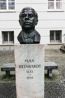 Max Reinhardt war ein österreichischer Theater- und Filmregisseur, Intendant, Theaterproduzent und Theatergründer. Er hat mit seiner Jedermann-Inszenierung am 22. August 1920 die Salzburger Festspiele begründet *** Max Reinhardt was an Austrian theatre and film director, theatre producer and theatre founder. He founded the Salzburg Festival with his production of Jedermann on 22 August 1920.