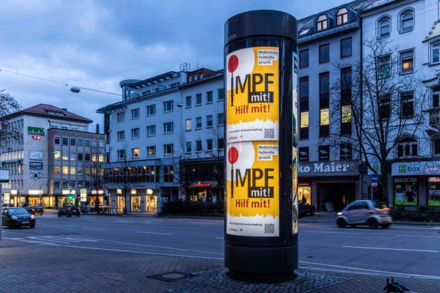 Corona-Impfung. Mit einer Werbekampagne sucht die Landeshauptstadt Stuttgart Fachpersonal. DEU, Deutschland, Baden-Württemberg, Stuttgart, 26.01.2021.