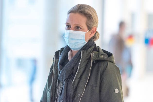 Berlin, Alice Weidel gibt Interview Alice Weidel (Co-Vorsitzende der AfD-Bundestagsfraktion) gibt anwesenden Journalist:innen ein Interview auf der Fraktionsebene des deutschen Bundestags am 26.01.2021. Berlin Bundestag Berlin Deutschland