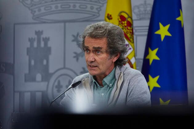 The director of the Center for Coordination of Alerts and Health Emergencies (CCAES), Fernando Simon, appears at a conference after chairing the meeting of the Interterritorial Council of the National Health System, in the Moncloa Complex, Madrid, (Spain), January 28, 2021. This Thursday the Ministry of Health and the autonomous communities have signed, within the Interterritorial Council of the National Health System (CISNS), the Agreement on the implementation of the vaccination strategy against Covid-19 in Spain , which states that the necessary corrective measures will be applied to ensure the proper vaccination process. 28 JANUARY 2021;CAROLINA DARIAS;HEALTH MINISTER;PANDEMIC;CORONAVIRUS LagenciaEP PRESS J. Hellin. POOL 01 28 2021 Copyright: xLagenciaEPxPRESS J.xHellin.xPOOLx 3538589