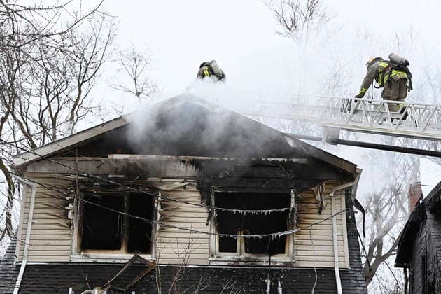 January 29, 2021, Toronto, on, Canada: Firefighters work to put out a house fire in Toronto, Friday, Jan.29, 2021. Fire ripped through an east-end Toronto home early Friday killing four people and injuring several others. Toronto Canada  - ZUMAc35_ 20210129_zaf_c35_007 Copyright: xThexCanadianxPressx