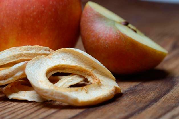  Getrocknete Apfelringe, Apfelscheibe, Apfelscheiben *** Dried apple rings, apple slice, apple slices Copyright: imageBROKER/J.xPfeiffer iblpjr05184071.jpg