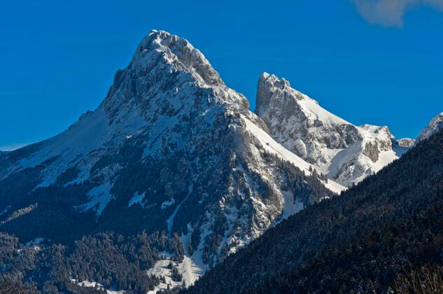 Creative Highlights World Gipfel Dent d Oche, links, und Chateau d Oche im Winter, Chablais-Massiv, Bernex, Savoyer Alpen, Frankreich *** Summits Dent d Oche, left, and Chateau d Oche in winter, Bernex, Chablais, Haute-Savoie, France *** Summits Dent d Oche, left, and Chateau d Oche in winter, Chablais Massif, Bernex, Savoy Alps, France Summits Dent d Oche, left, and Chateau d Oche in winter, Bernex, Chablais, Haute Savoie, France